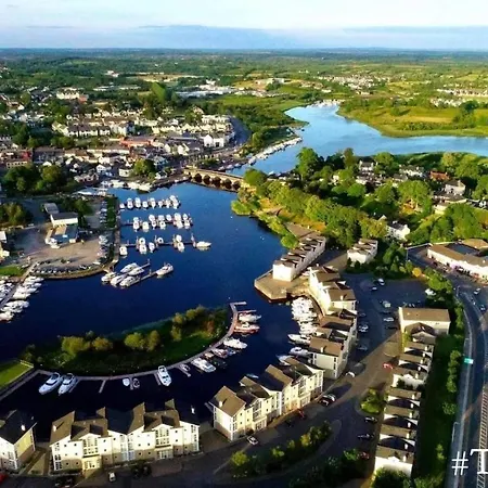 Rowing Club House * Carrick-on-Shannon