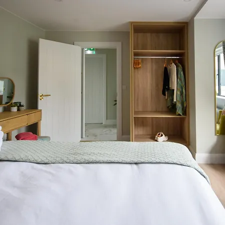 Rowing Club House * Carrick-on-Shannon