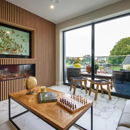 Rowing Club House * Carrick on Shannon