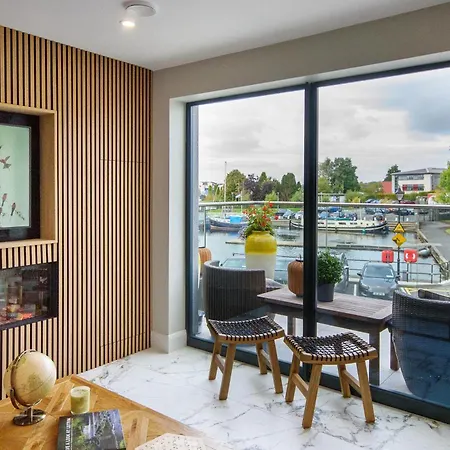 Holiday home Rowing Club House