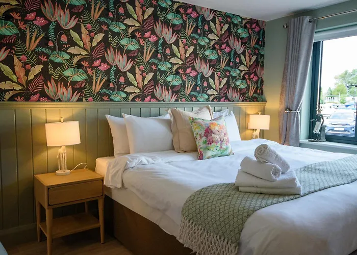 Rowing Club House * Carrick-on-Shannon